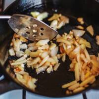 Roasting garlic in a cast iron pan